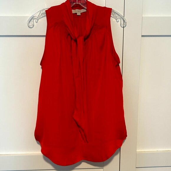 LOFT Women's Red Silky Sleeveless Bow‎ Front Blouse in Size M - Picture 3 of 8